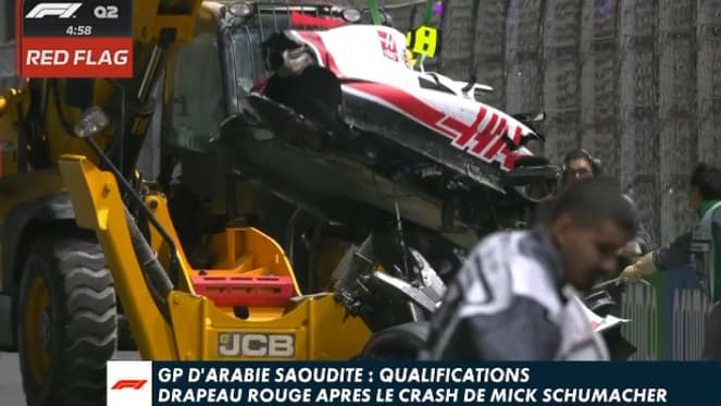 La voiture de Mick Schumacher après son crash lors des qualifications d'Arabie Saoudite, le 26 mars 2022. La voiture de Mick Schumacher après son crash lors des qualifications d'Arabie Saoudite, le 26 mars 2022.