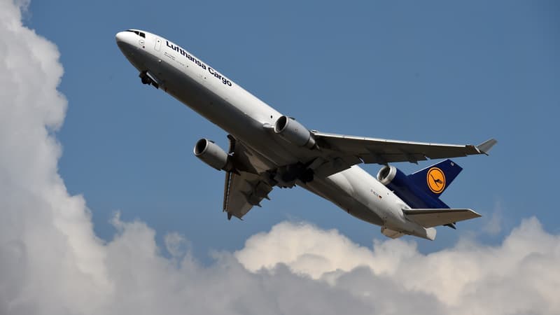 Un avion de la Lufthansa a failli avoir une mauvaise surprise à son arrivée à Varsovie.