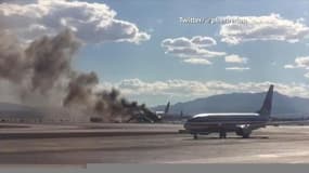 Un avion prend feu sur le tarmac de l'aéroport de Las Vegas