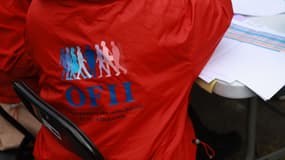 Une personne travaillant pour l'Office français de l'immigration et de l'intégration (OFII) à Vitry-sur-Seine, le 17 avril 2024. (Photo d'illustration)