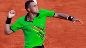 Tsonga poursuit sa route à Madrid sans entraîneur