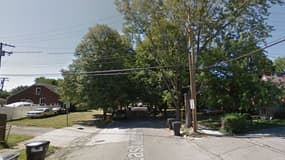 Etats-Unis: un enfant de 3 ans a été tué par le tir d'un garçon de 11 ans qui jouait avec le pistolet de son père dans cette rue de Detroit