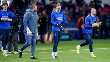 Matvey Safonov et Lucas Chevalier avant le match PSG-Newcastle (1-0, Ligue des champions), le 28 janvier 2026