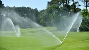 Arrossage automatique des pelouses du golf de Seignosse, le 16 mai 2023 dans les Landes