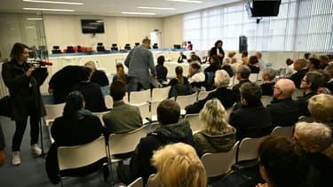 La salle d'audience du palais de justice de Foix, avant l'ouverture du procès devant la cour d'assises de l'Ariège de Marie-José Montesinos et Jean-Paul Vidal, le 17 novembre 2023