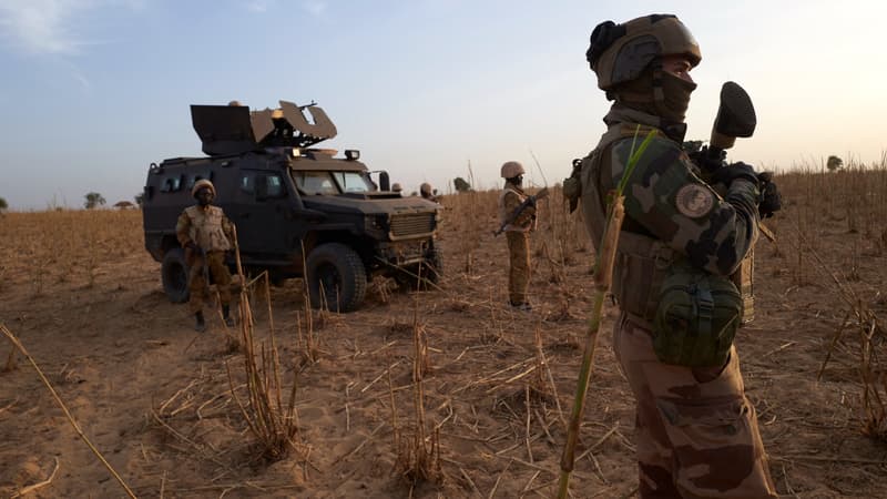 Un soldat de l'armée française patrouille dans le nord du Burkina Faso le 9 novembre 2019 (Photo d'illustration).