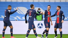 Mauro Icardi félicite Pablo Sarabia après un but du PSG