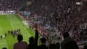 Francfort - Benfica : Dans l'euphorie, les supporters de Francfort font tomber un panneau publicitaire