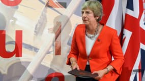 Theresa May exclut formellement tout nouveau référendum. 