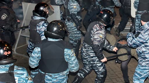La police a procédé à 31 interpellations à Kiev le 30 novembre 2013.