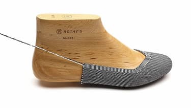À la sortie des imprimantes en 3D, les ballerines de Rothy's ont déjà la forme du pied.