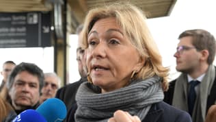 La présidente du Conseil régional d'Île-de-France Valérie Pecresse lors d'une visite sur une station du RER C à Bretigny-sur-Orge, le 26 mars 2024.