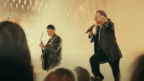 Le groupe U2 dans le clip de son morceau "Atomic City" sorti le 29 septembre 2023.