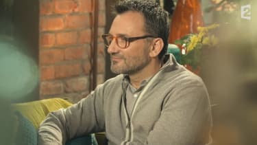 Frédéric Lopez dans "Mille et une vies" sur France 2