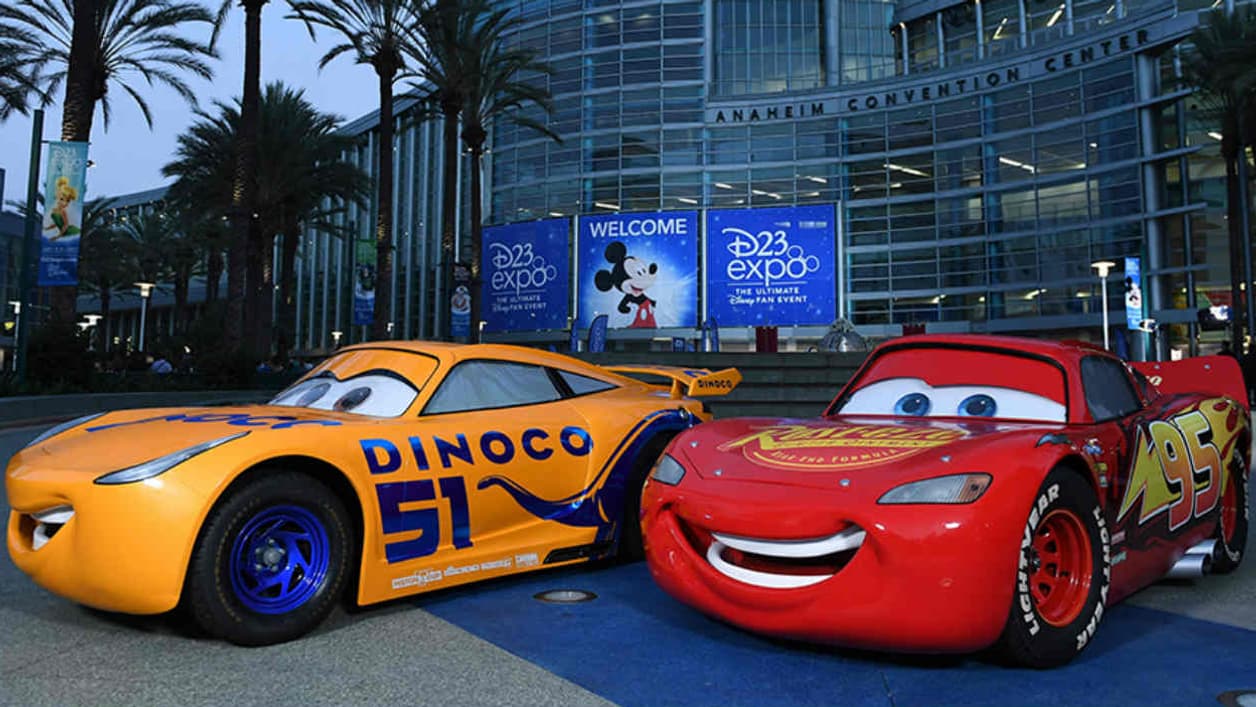 Les héros du film d'animation Cars, exposés lors de la convention D23. Les héros du film d'animation Cars, exposés lors de la convention D23.