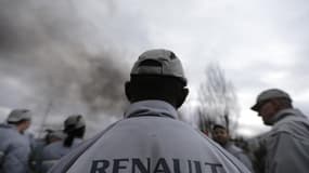 Les négociations sociales chez Renault et PSA Peugeot Citroën reprennent ce mardi dans un contexte de plus en plus tendu avec l'accélération du calendrier chez les deux constructeurs. /Photo prise le 29 janvier 2013/REUTERS/Christian Hartmann