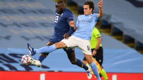 Eric Garcia au duel avec Moussa Marega