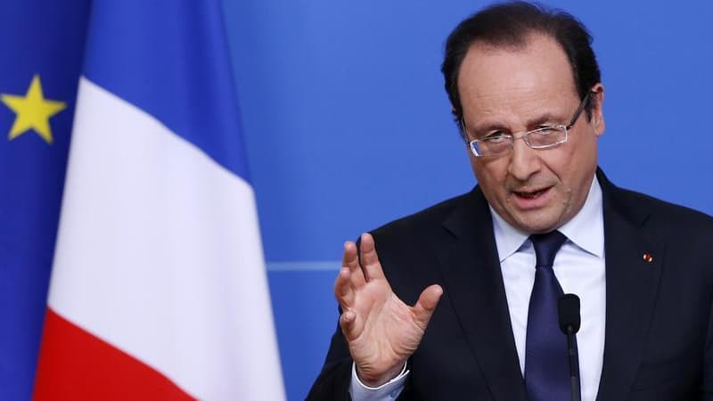 François Hollande gagne quatre points à 29% de satisfaction dans le baromètre Ifop réalisé pour le Journal du dimanche. "Si le président reste ultraminoritaire", souligne le JDD, cette hausse est inédite depuis son élection à la présidence française, en m