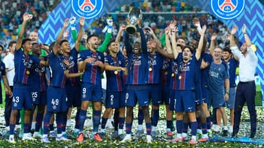 Le PSG célèbre sa victoire en finale de la Supercoupe d'Europe, le 13 août 2025.