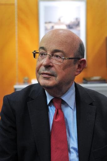 Jean Germain, alors maire sortant de la ville de Tours, annonce sa défaite au second tour des municipales, le 30 mars 2014