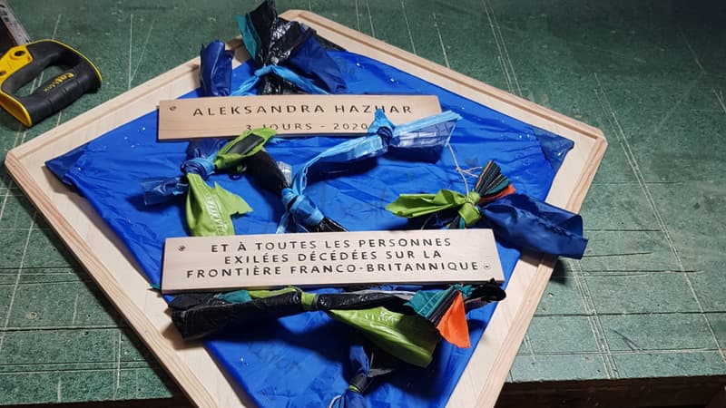 Le cerf-volant construit à base de bois et de bouts de tentes de migrants déchirées, et offert au Pape François par les Paroisses de Calais