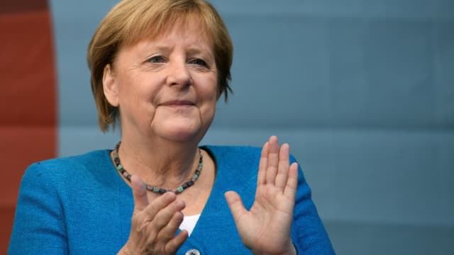 La chancelière allemande Angela Merkel lors d'un meeting de soutien au candidat de la CDU Armin Laschet à la veille des élections législatives, le 25 septembre 2021 à Aix-la-Chapelle