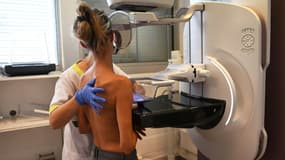 Un dépistage du cancer du sein (photo d'illustration)