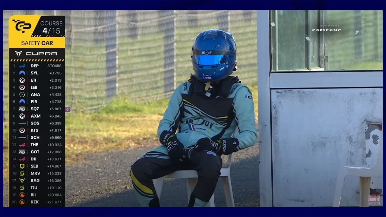 Le vidéaste Maxime Biaggi après avoir dû déclarer forfait lors du GP Explorer, le 9 septembre 2023