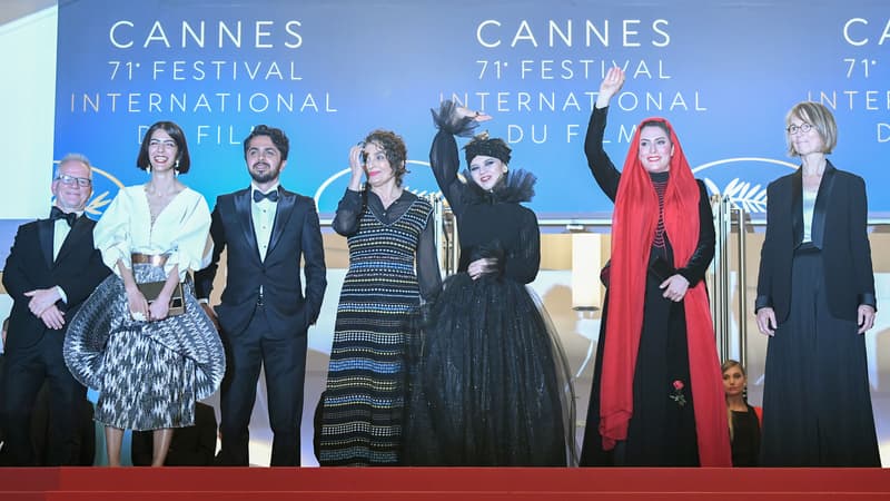 L'équipe de "Trois Visages" sur le tapis rouge de Cannes, sans Jafar Panahi, le 12 mai 2018