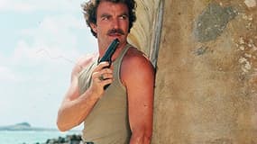 Tom Selleck dans la série Magnum.