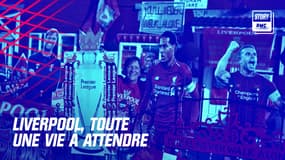 Une supportrice de Liverpool fête le titre de champion d'Angleterre 2020, le premier en trente ans