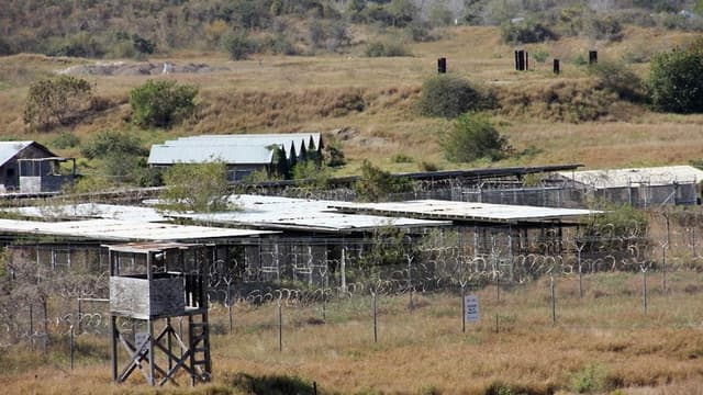 La prison de Guantanamo, située à Cuba, abrite les prisonniers américains soupçonnés d'avoir effectué les attentats du 11 septembre 2001