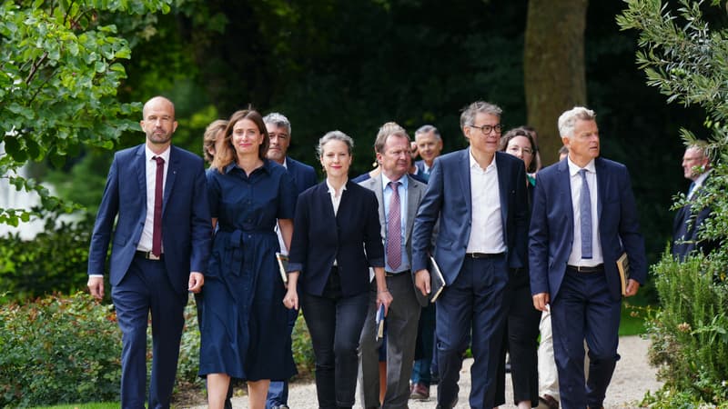 Les ténors de la gauche menacent Barnier de motion de censure en cas de 49.3