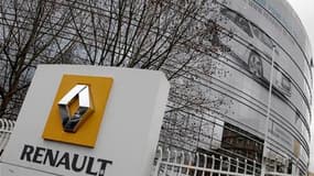Renault a démenti jeudi tout revirement dans l'affaire d'espionnage présumé dont le constructeur automobile se dit victime et n'envisage pas de modifier sa plainte. /Photo prise le 11 janvier 2011/REUTERS/Jacky Naegelen