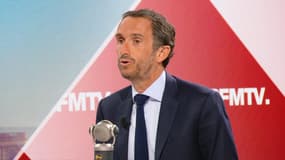 Alexandre Bompard, président directeur général de Carrefour sur BFMTV le 7 janvier 2026. 