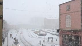Importantes chutes de neiges à Lunéville - Témoins BFMTV