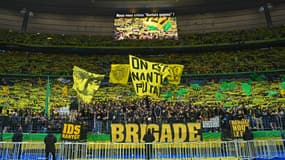 Des supporters de Nantes au Stade de France