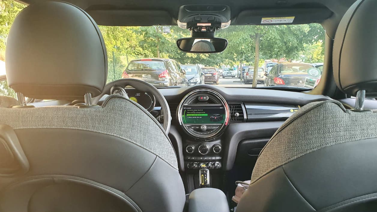 L'intérieur de cette Cooper SE.