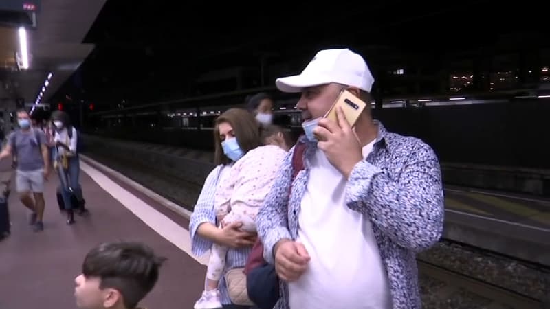 "On est très contents": une famille lyonnaise de retour après des semaines en Afghanistan