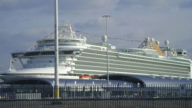 L'Azura est un bateau de croisière appartenant à la société P & O Cruises qui n'est pas poursuivie pour l'instant par la justice française.