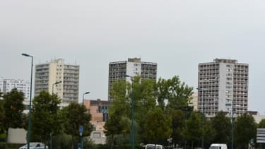 Des tours d'habitation dans le quartier du Val-Fourré à Mantes-la-Jolie le 5 septembre 2014