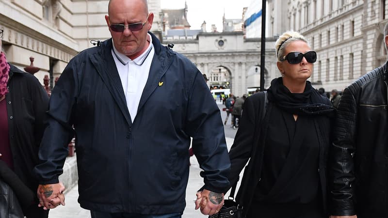 Les parents de Harry Dunn.