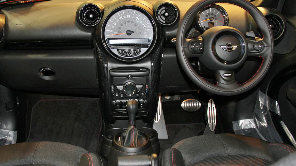 L'intérieur d'une Mini moderne L'intérieur d'une Mini moderne