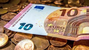 Chaque année, la Banque de France s'approvisionne en billets et en pièces neuves afin de répondre à la demande du public et de remplacer les billets et les pièces impropres à la circulation.