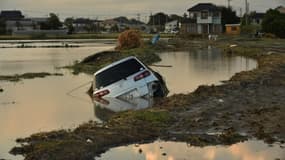 Dégâts causé par le tremblement de terre à Tokyo, le 11 septembre 2015