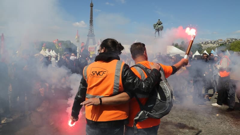 Des cheminots, lors de la contestation contre la réforme ferroviaire. 