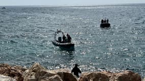 Les opérations de déminage en mer de Menton ce mercredi 12 juillet au matin. 