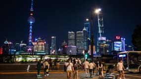 Shanghai va éteindre temporairement lundi et mardi les éclairages décoratifs aux alentours de sa célèbre avenue du Bund.
