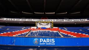 Une banderole dans les tribunes du Parc des Princes