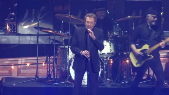 Johnny Hallyday lors du concert des Vieilles Canailles le 10 juin 2017 à Villeneuve-d'Ascq, dans le Nord